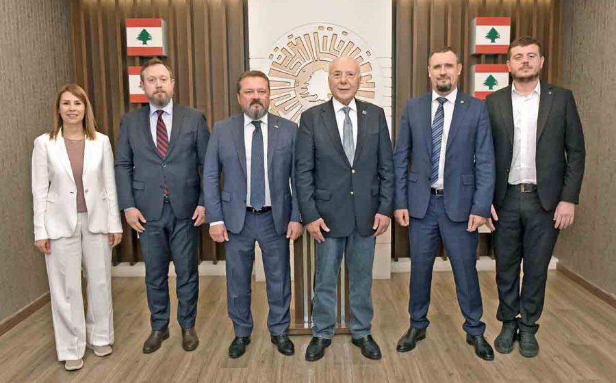 دبوسي استقبل السفير الأوكراني: لفتح آفاق جديدة من التعاون الاقتصادي والاستثمار بروح الشراكة والسلام.. 